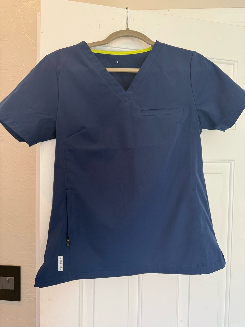 Navy Medelita Scrubs Set! EUC! Small top, medium pants